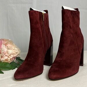 NWOB Vince Camuto Enverna Womens Red Suede Leather Block Heel Ankle Booties